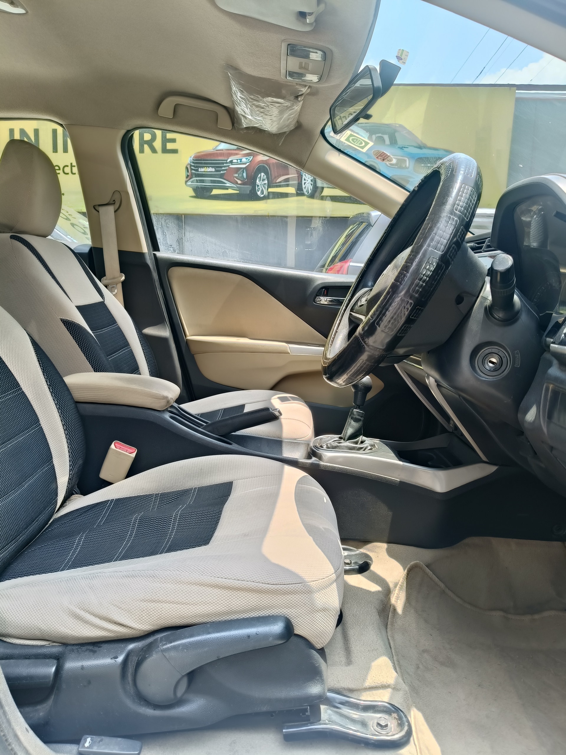 View 2016 Honda City V MT Petrol BS IV Image 3 Used 2016 Honda City V MT Petrol BS IV Image 3