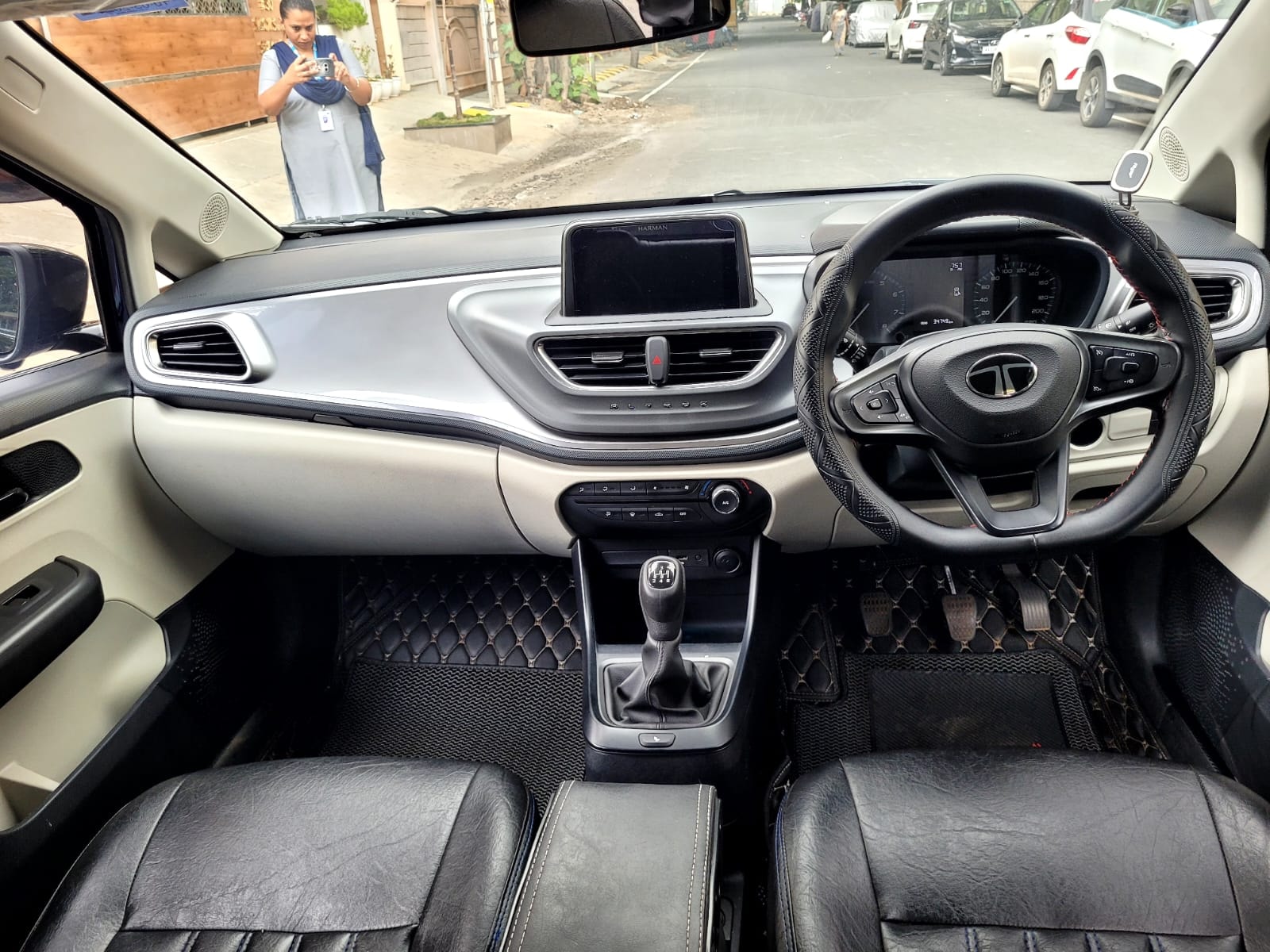 View 2024 Tata Altroz XM Plus (S) Petrol Image 9 Used 2024 Tata Altroz XM Plus (S) Petrol Image 9