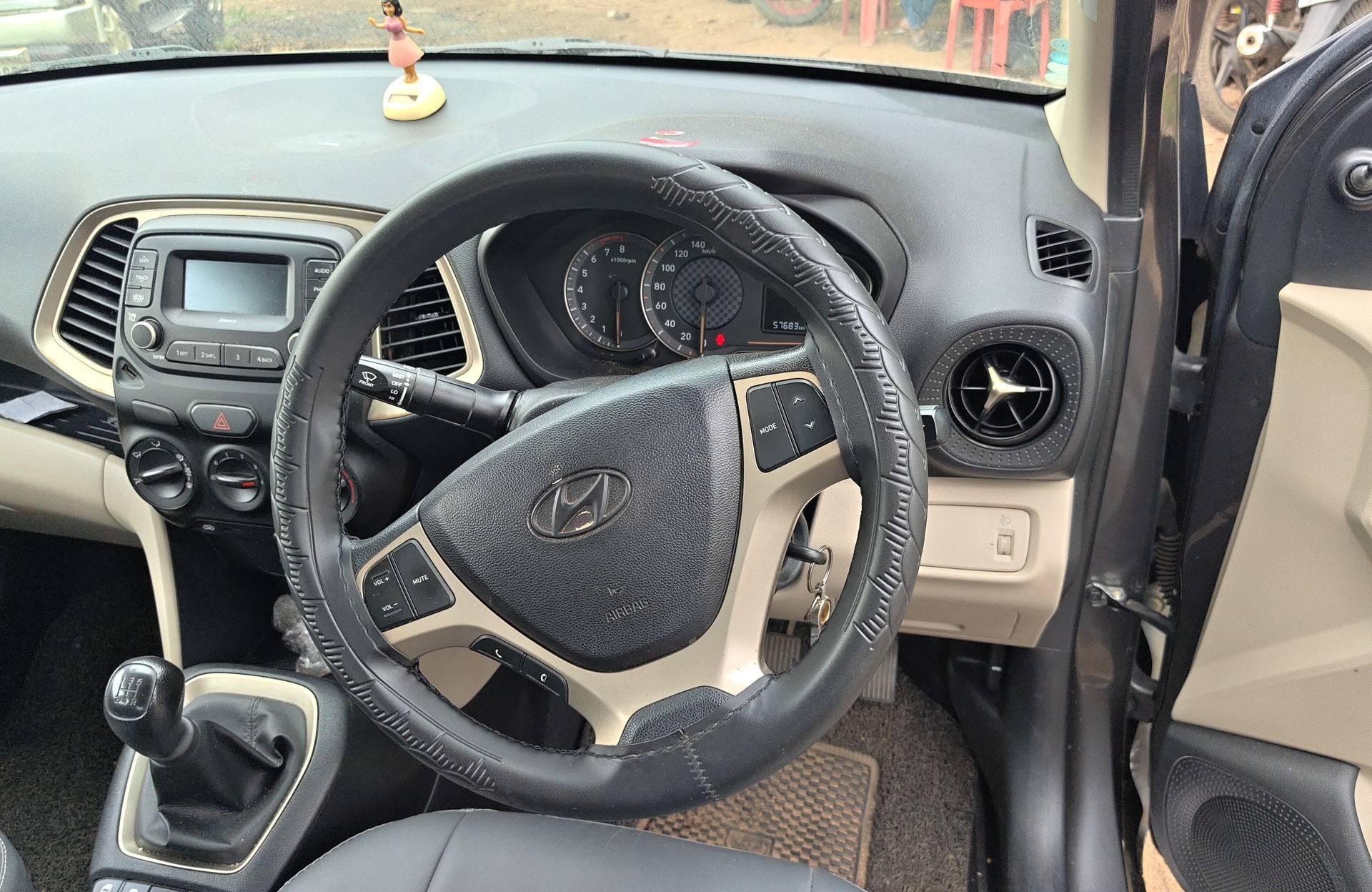 View 2020 Hyundai New Santro Magna Petrol Image 11 Used 2020 Hyundai New Santro Magna Petrol Image 11