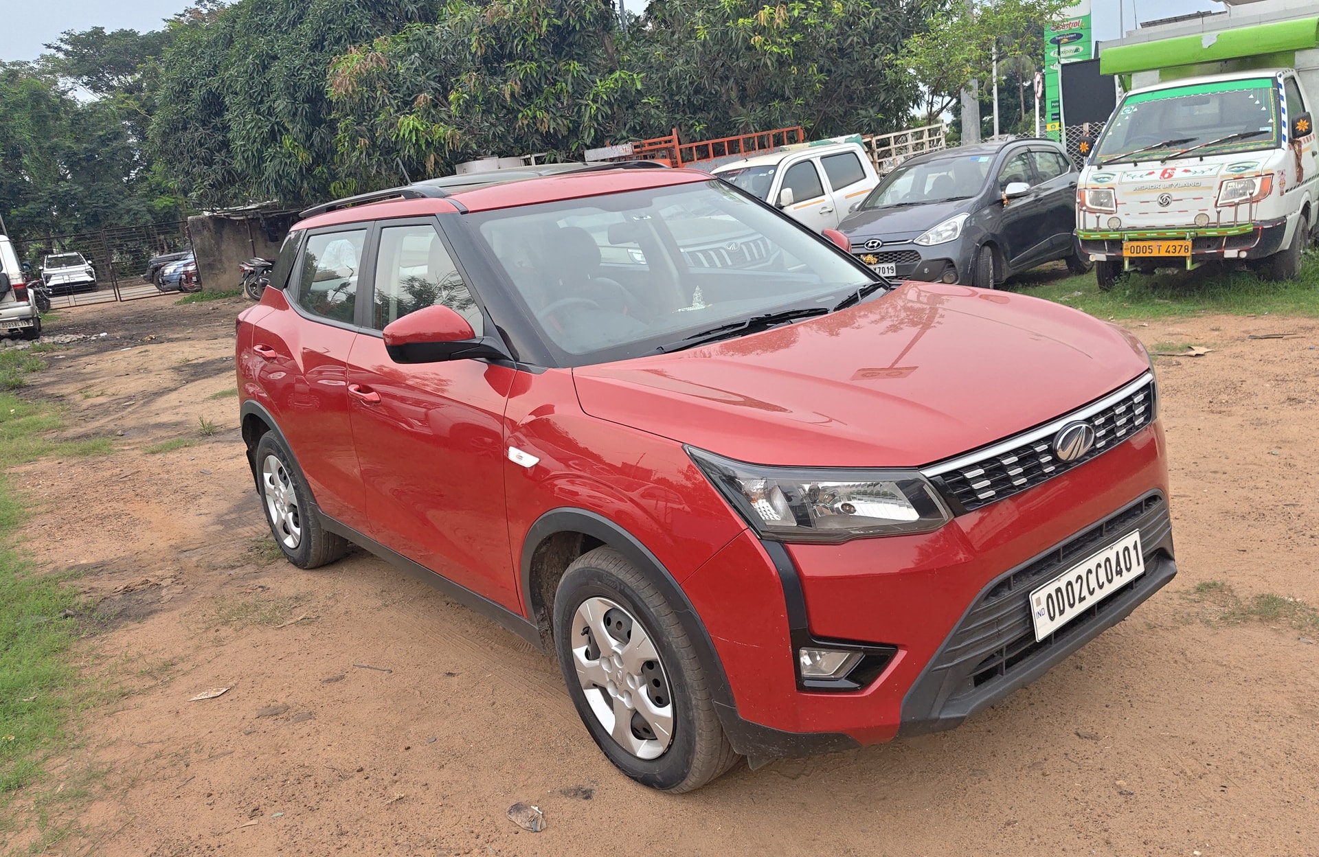 View 2022 Mahindra XUV300 W6 Diesel BS IV Image 12 Used 2022 Mahindra XUV300 W6 Diesel BS IV Image 12