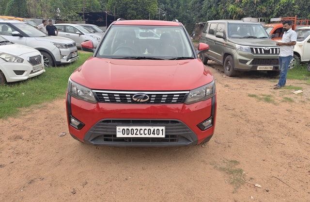 View Mahindra XUV300 Image 2 Used Mahindra XUV300 Image 2
