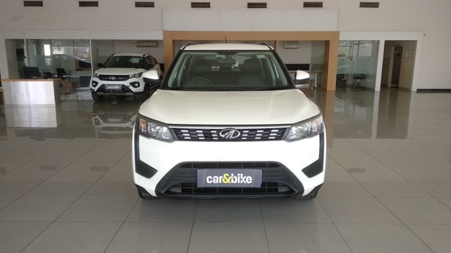 View Mahindra XUV300 Image 2 Used Mahindra XUV300 Image 2