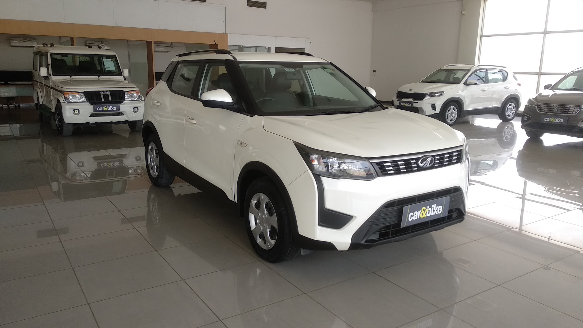 View 2019 Mahindra XUV300 W6 AMT Diesel BS IV Image 11 Used 2019 Mahindra XUV300 W6 AMT Diesel BS IV Image 11
