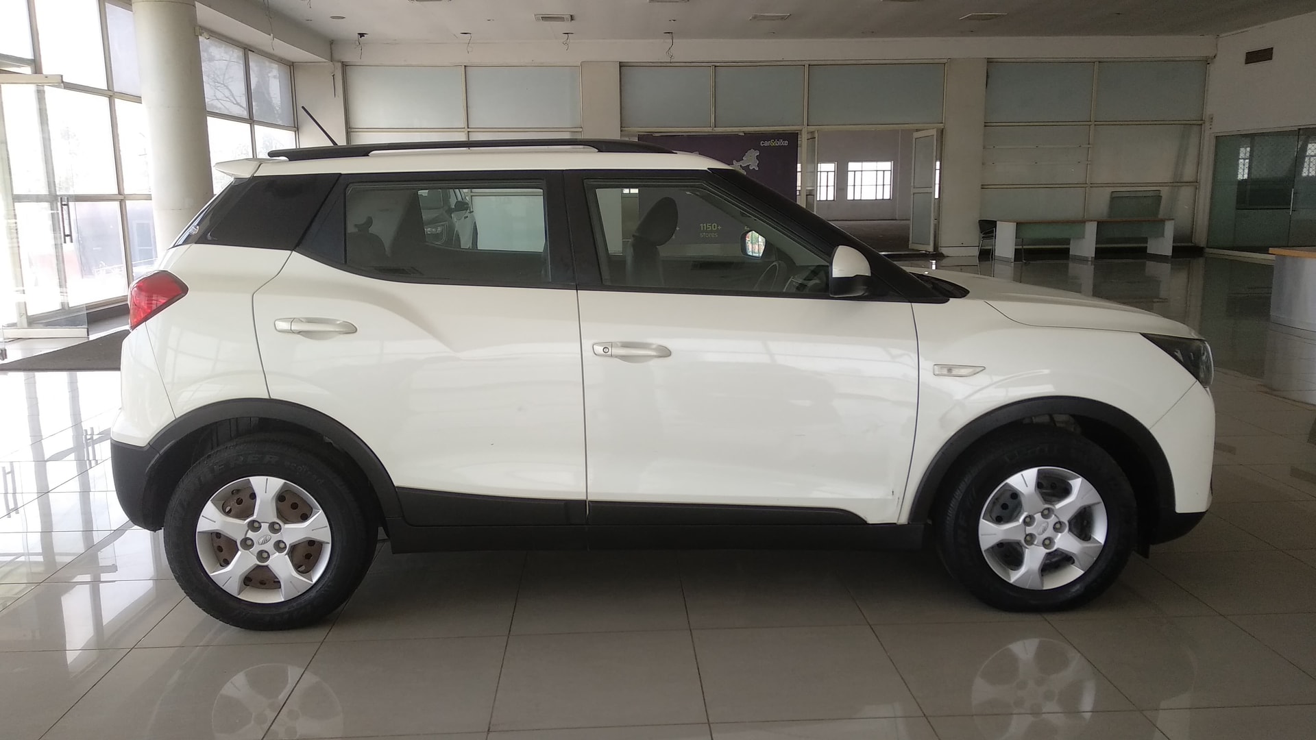 View 2019 Mahindra XUV300 W6 AMT Diesel BS IV Image 7 Used 2019 Mahindra XUV300 W6 AMT Diesel BS IV Image 7