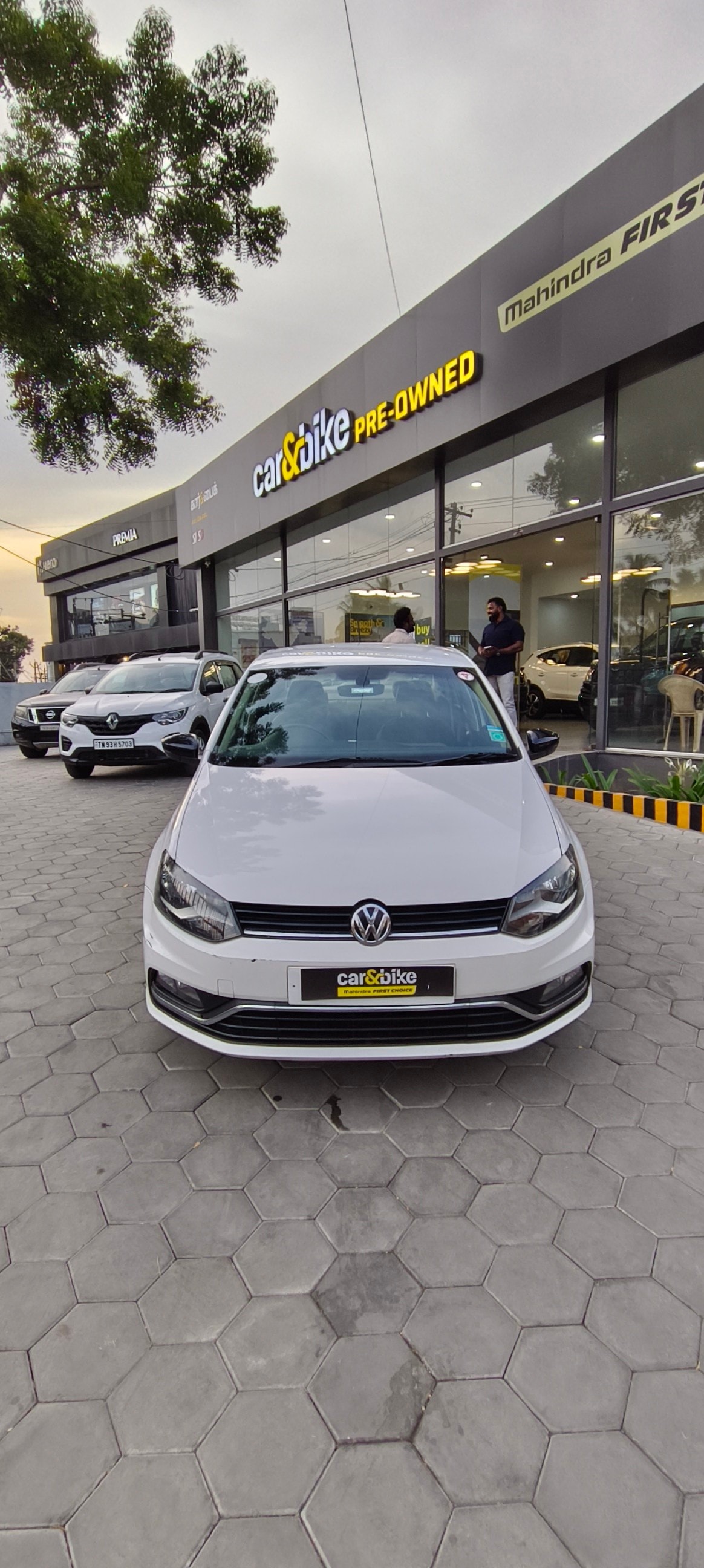 View 2019 Volkswagen Ameo 1.5 L TDI Diesel Highline Plus AT Image 2 Used 2019 Volkswagen Ameo 1.5 L TDI Diesel Highline Plus AT Image 2