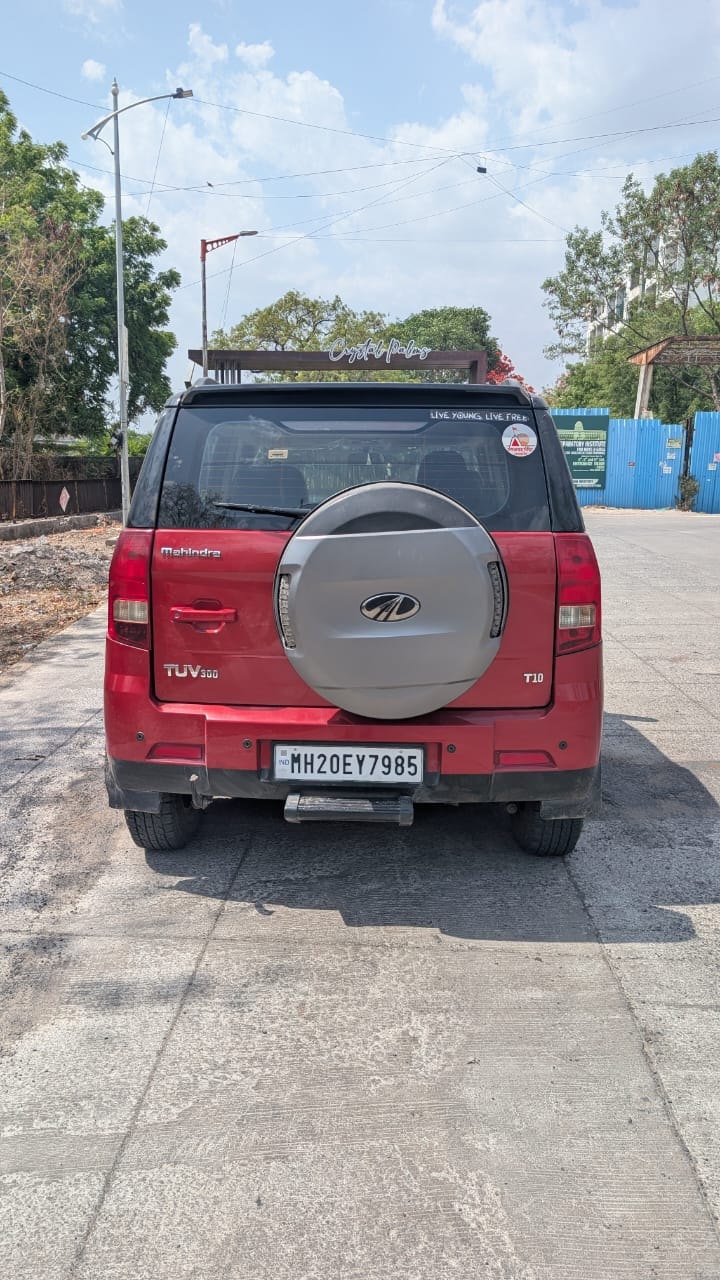 View 2019 Mahindra TUV300 T10 100HP Image 10 Used 2019 Mahindra TUV300 T10 100HP Image 10