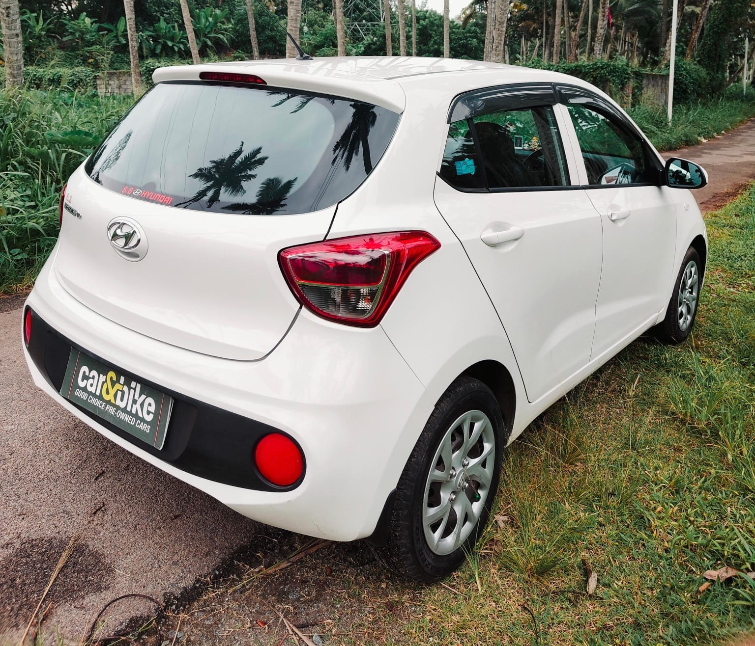 View 2018 Hyundai Grand i10 1.2 Magna Petrol BS IV Image 14 Used 2018 Hyundai Grand i10 1.2 Magna Petrol BS IV Image 14