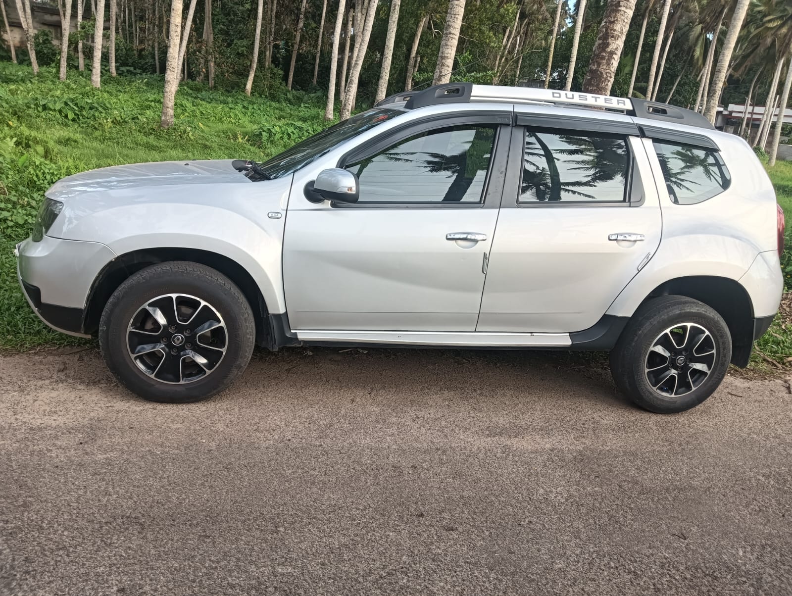 View 2016 Renault Duster Diesel 85PS RXZ Image 16 Used 2016 Renault Duster Diesel 85PS RXZ Image 16