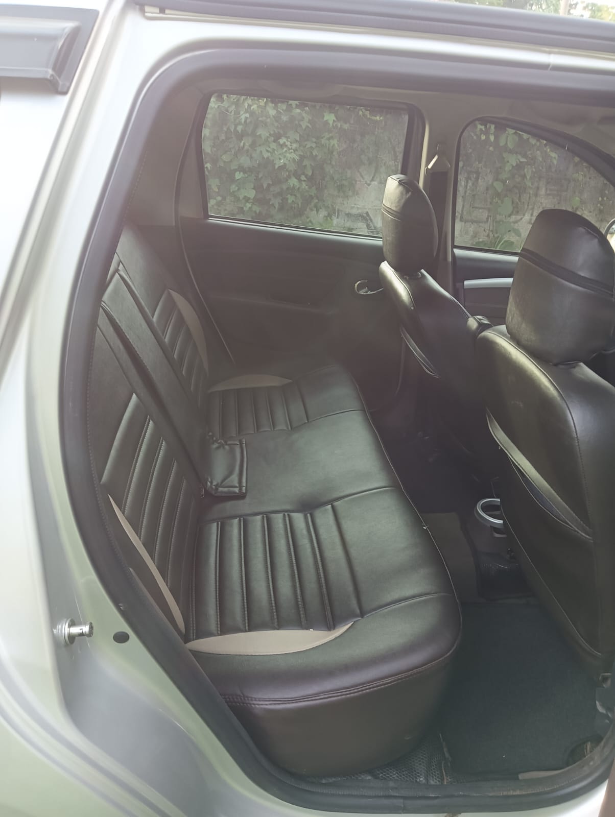 View 2016 Renault Duster Diesel 85PS RXZ Image 5 Used 2016 Renault Duster Diesel 85PS RXZ Image 5