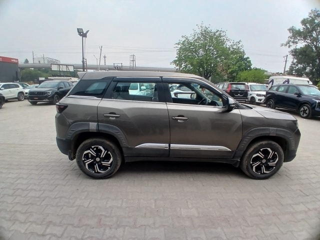 View Maruti Suzuki Brezza Image 6 Used Maruti Suzuki Brezza Image 6