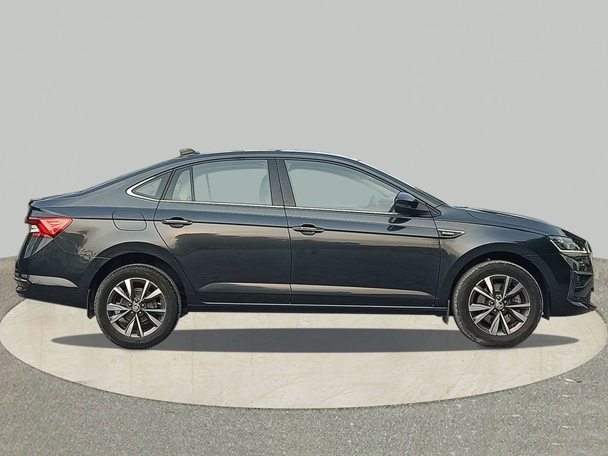 View 2023 Skoda Slavia Style 1.5 TSI DSG Image 5 Used 2023 Skoda Slavia Style 1.5 TSI DSG Image 5