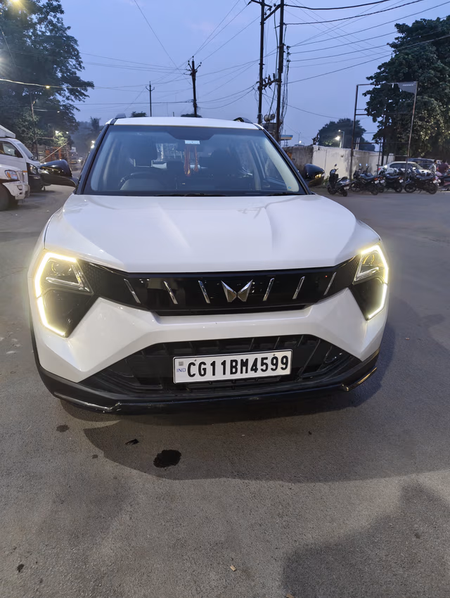 View Mahindra XUV 3XO Image 2 Used Mahindra XUV 3XO Image 2