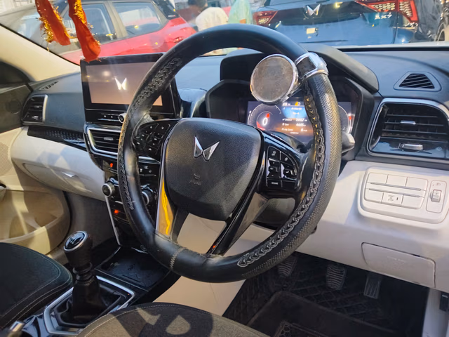 View Mahindra XUV 3XO Image 9 Used Mahindra XUV 3XO Image 9