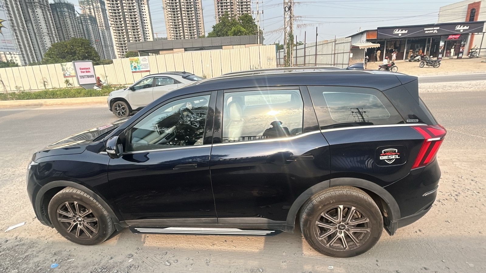 View 2023 Mahindra XUV700 AX7 AT Petrol 7 STR Image 4 Used 2023 Mahindra XUV700 AX7 AT Petrol 7 STR Image 4