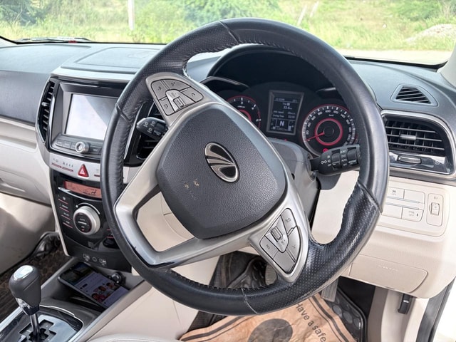 View Mahindra XUV300 Image 11 Used Mahindra XUV300 Image 11
