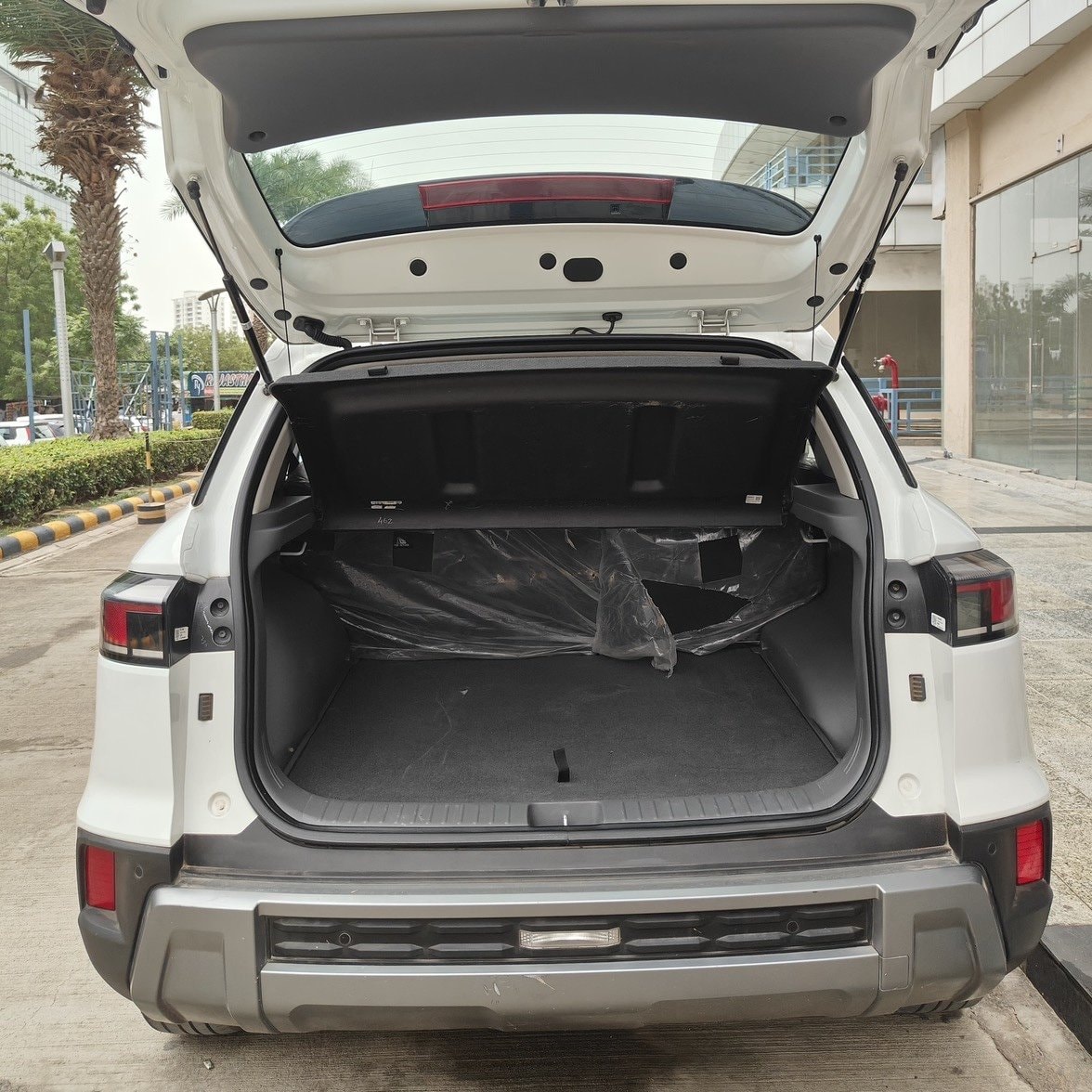 View 2025 Hyundai Creta S 1.6 AT CRDI Image 14 Used 2025 Hyundai Creta S 1.6 AT CRDI Image 14