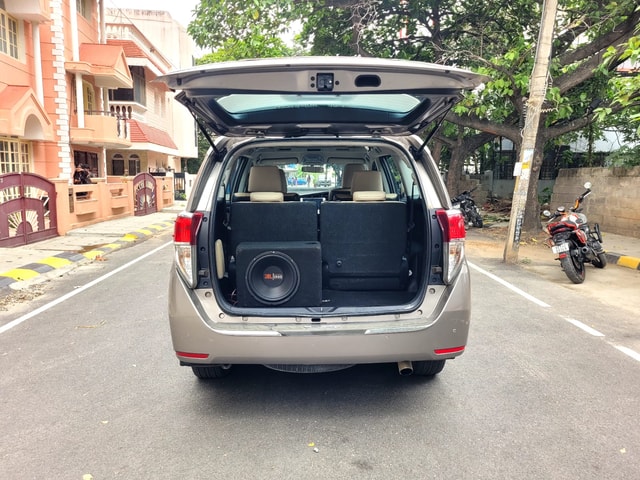 View Toyota Innova Crysta Image 17 Used Toyota Innova Crysta Image 17