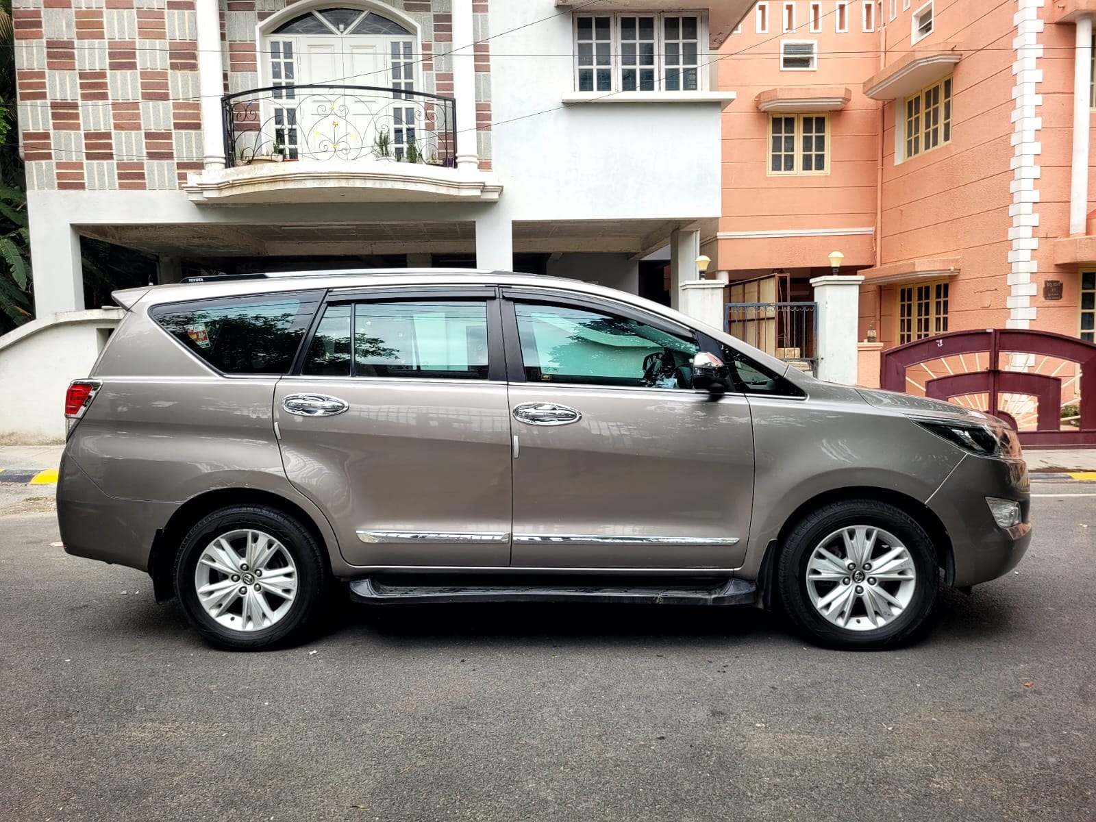 View 2019 Toyota Innova Crysta 2.4 ZX MT 7-Seater BS IV Image 8 Used 2019 Toyota Innova Crysta 2.4 ZX MT 7-Seater BS IV Image 8