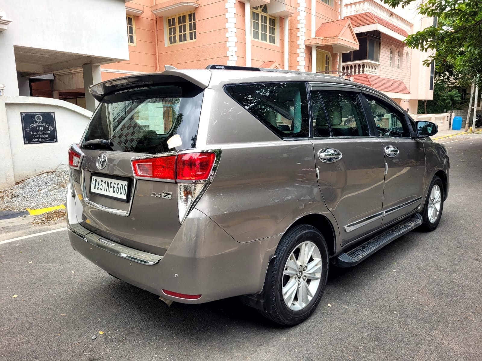 View 2019 Toyota Innova Crysta 2.4 ZX MT 7-Seater BS IV Image 12 Used 2019 Toyota Innova Crysta 2.4 ZX MT 7-Seater BS IV Image 12