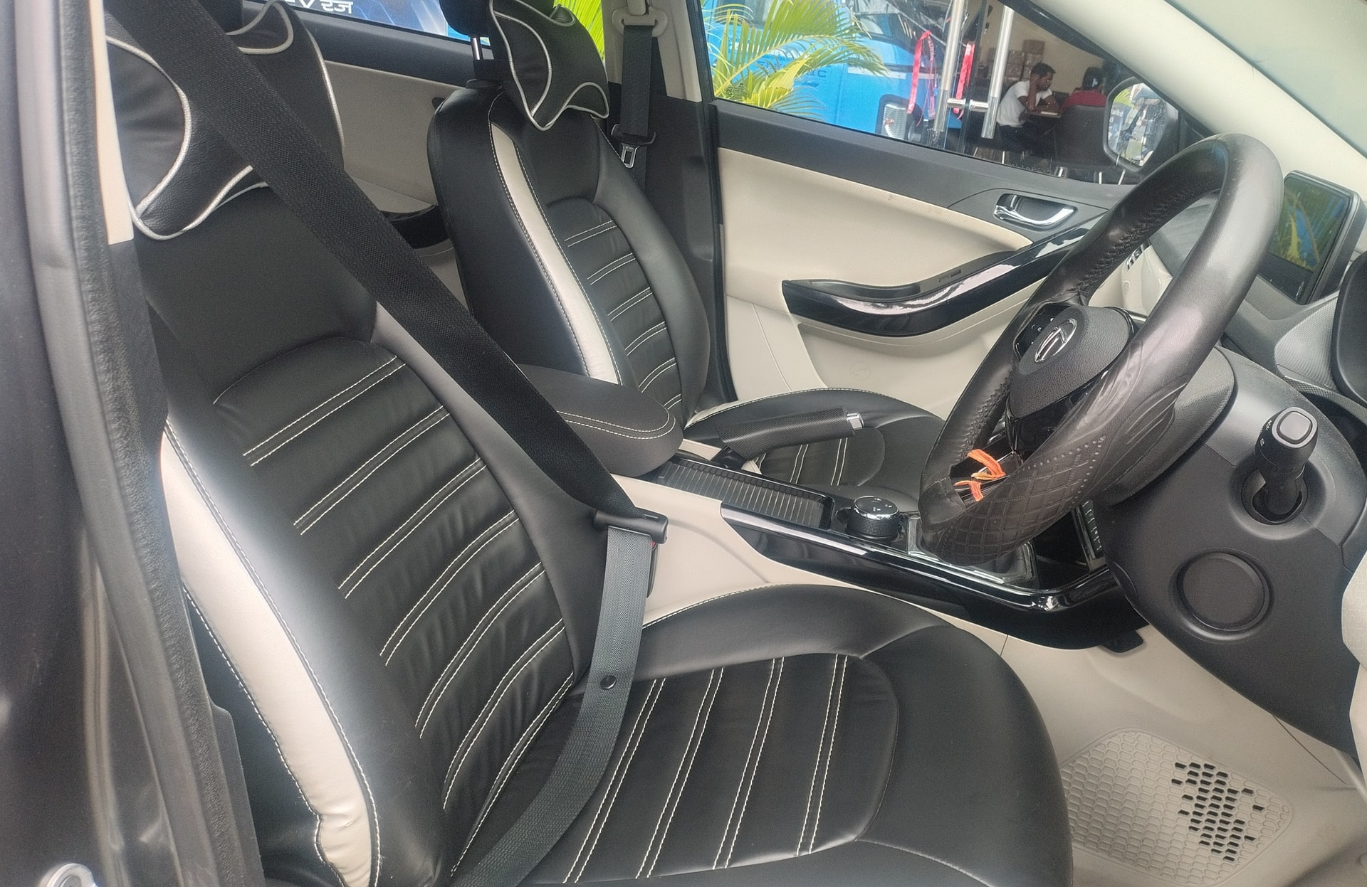 View 2023 Tata Nexon Revotron XZ Plus (S) Image 3 Used 2023 Tata Nexon Revotron XZ Plus (S) Image 3