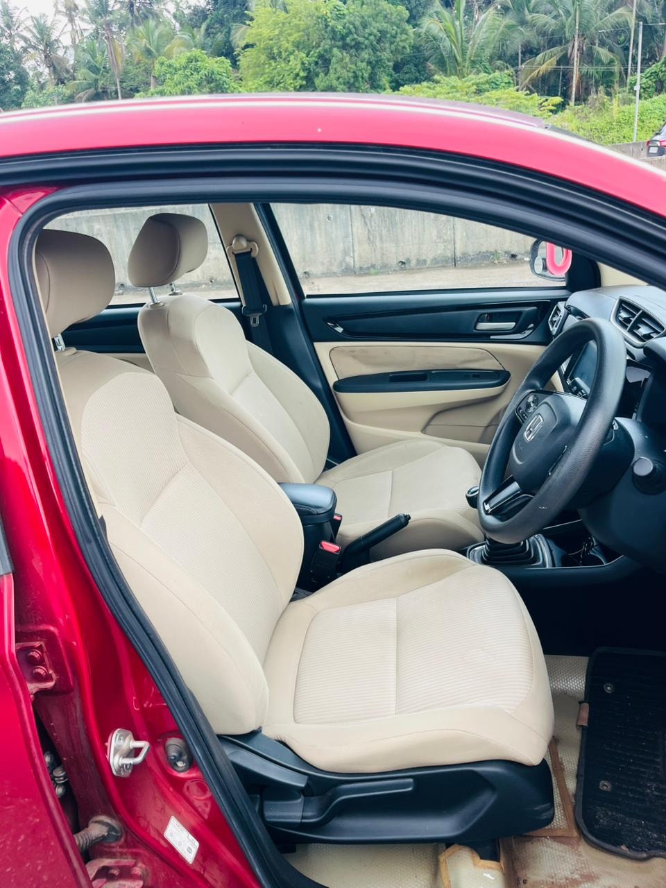 View 2018 Honda Amaze VX MT Petrol BS IV Image 9 Used 2018 Honda Amaze VX MT Petrol BS IV Image 9