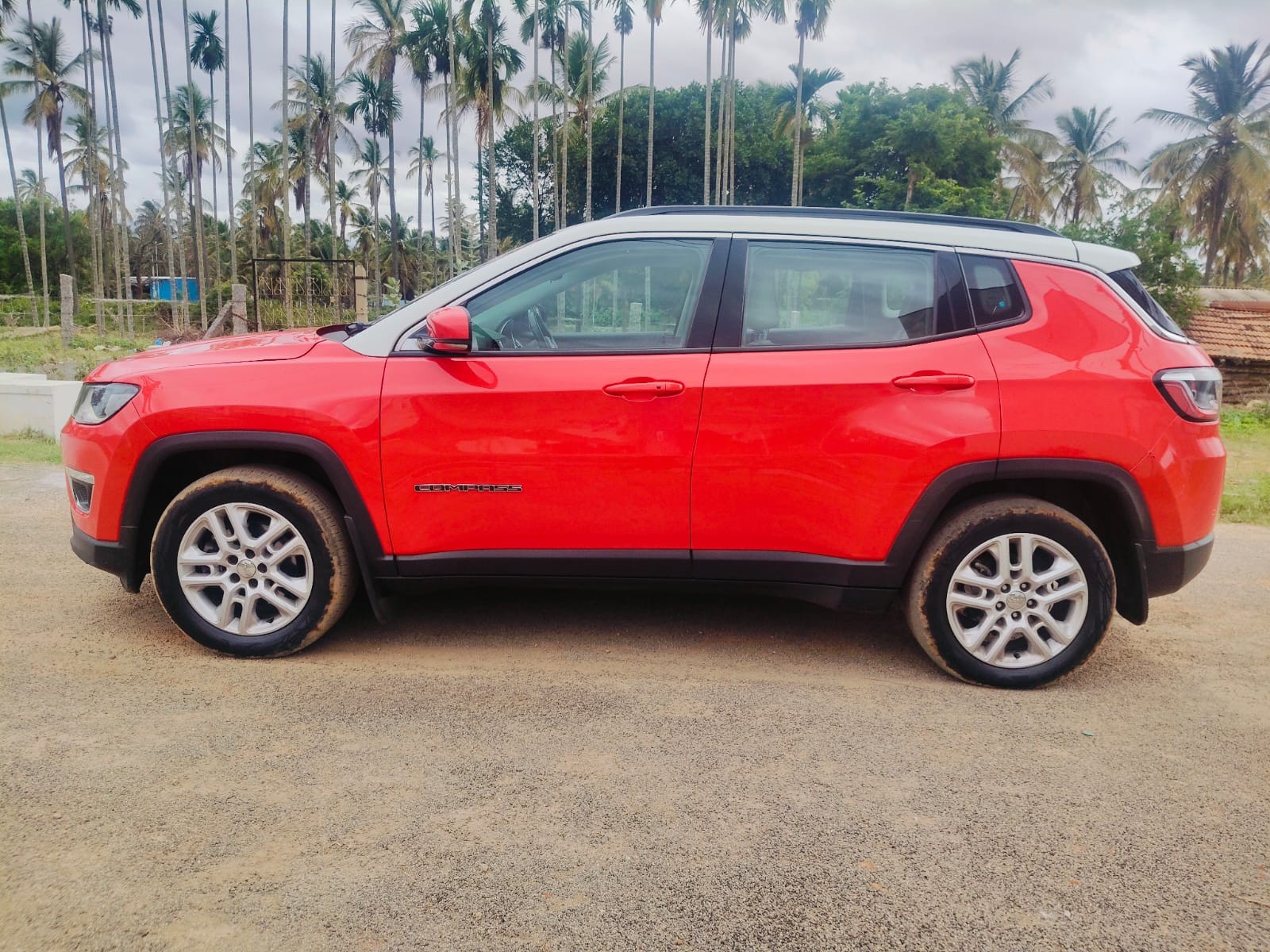 View 2017 Jeep Compass Limited 4X4 2.0 Diesel BS IV Image 6 Used 2017 Jeep Compass Limited 4X4 2.0 Diesel BS IV Image 6