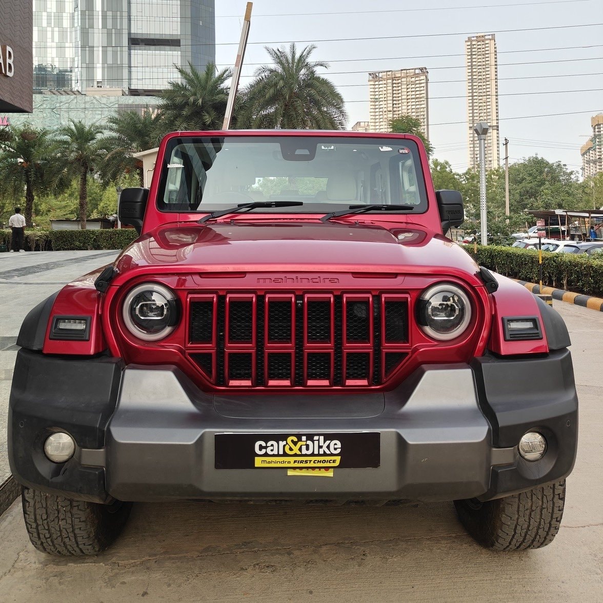 View 2024 Mahindra Thar Roxx AX7L Diesel 2WD AT Image 2 Used 2024 Mahindra Thar Roxx AX7L Diesel 2WD AT Image 2