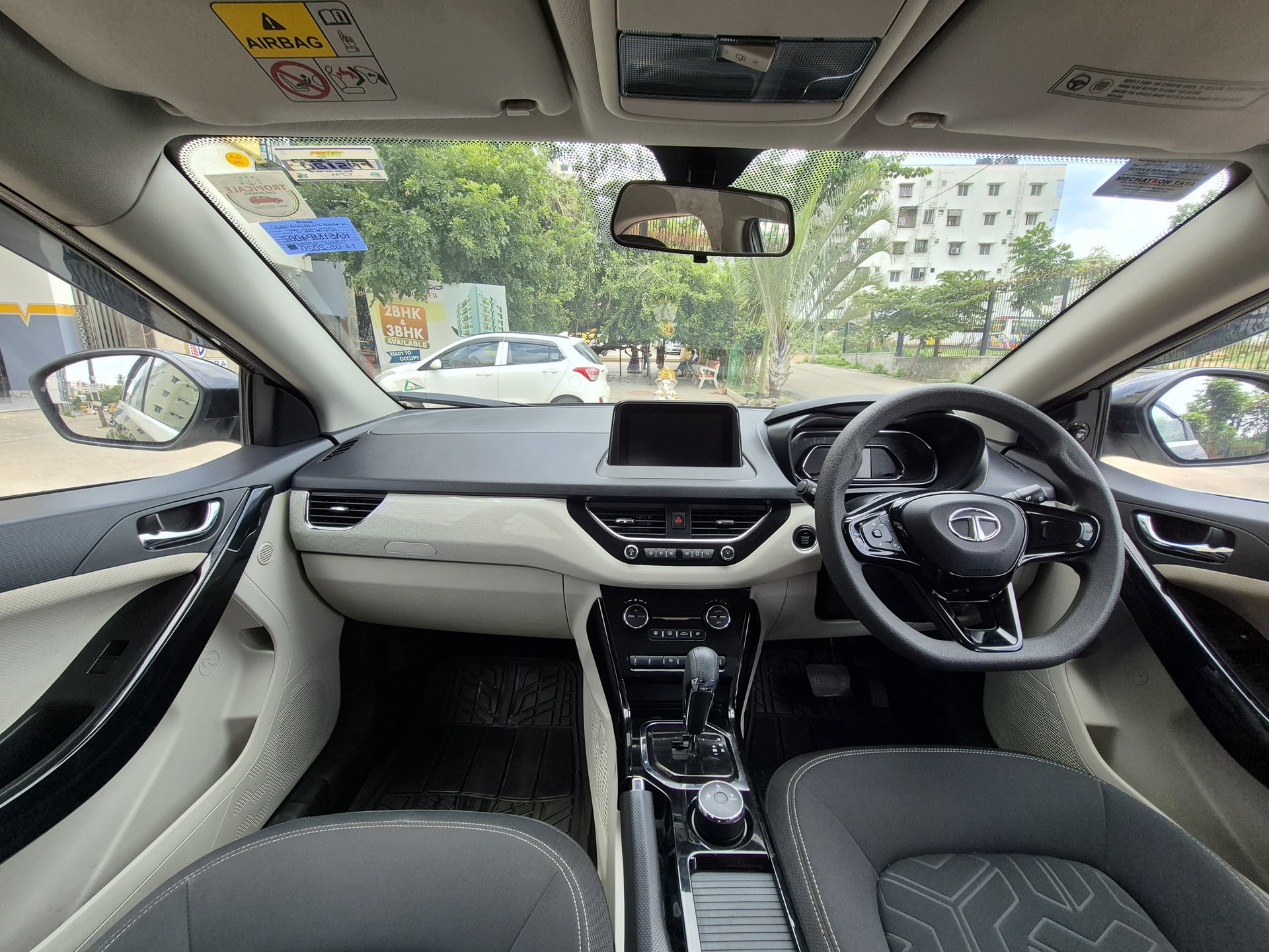 View 2020 Tata Nexon Revotron XZA Plus AMT Image 9 Used 2020 Tata Nexon Revotron XZA Plus AMT Image 9