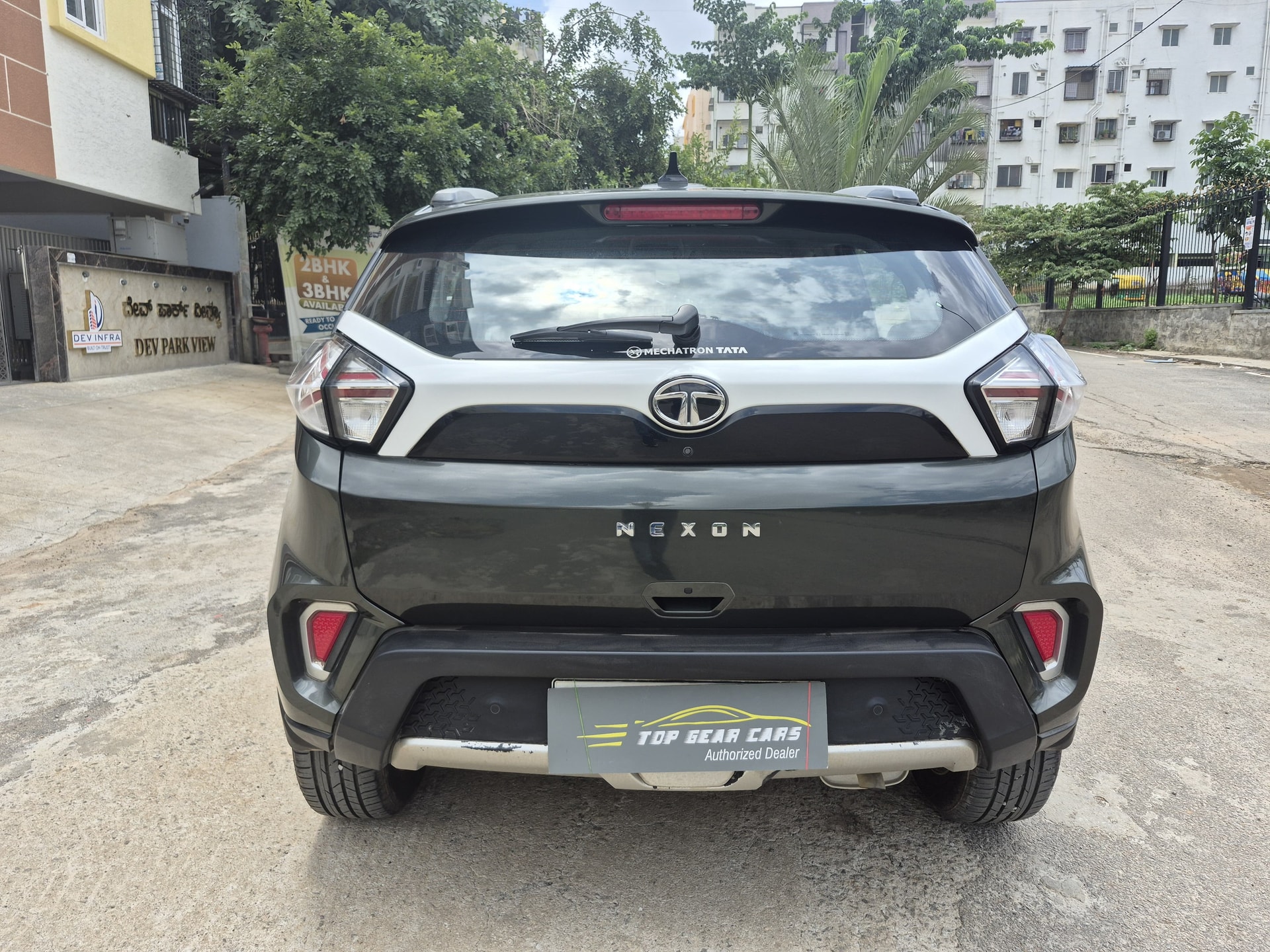 View 2020 Tata Nexon Revotron XZA Plus AMT Image 4 Used 2020 Tata Nexon Revotron XZA Plus AMT Image 4