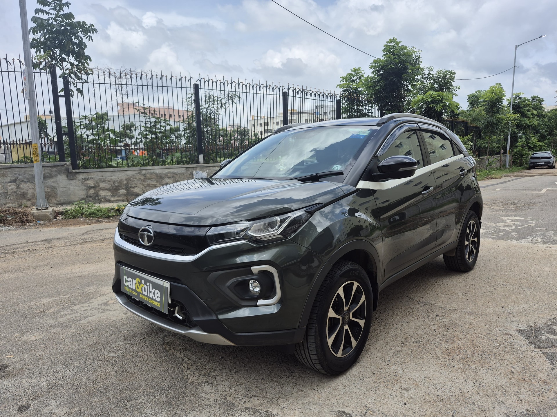 View 2020 Tata Nexon Revotron XZA Plus AMT Image 1 Used 2020 Tata Nexon Revotron XZA Plus AMT Image 1
