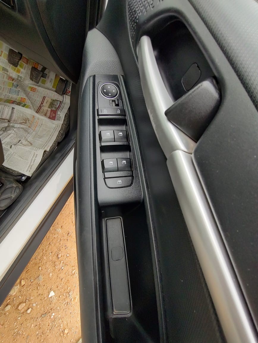 View 2024 Kia Sonet HTE Petrol Image 14 Used 2024 Kia Sonet HTE Petrol Image 14
