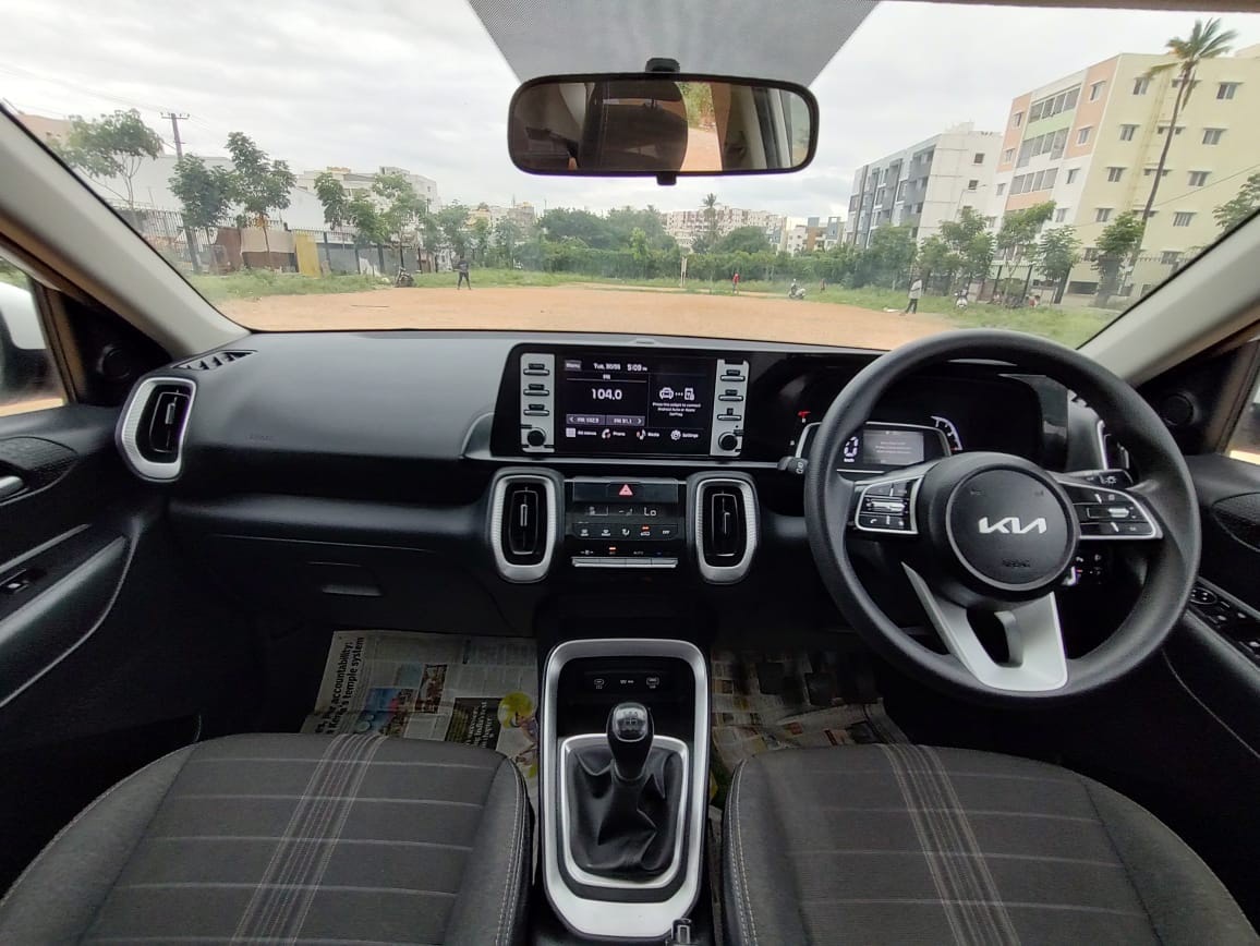 View 2024 Kia Sonet HTE Petrol Image 9 Used 2024 Kia Sonet HTE Petrol Image 9