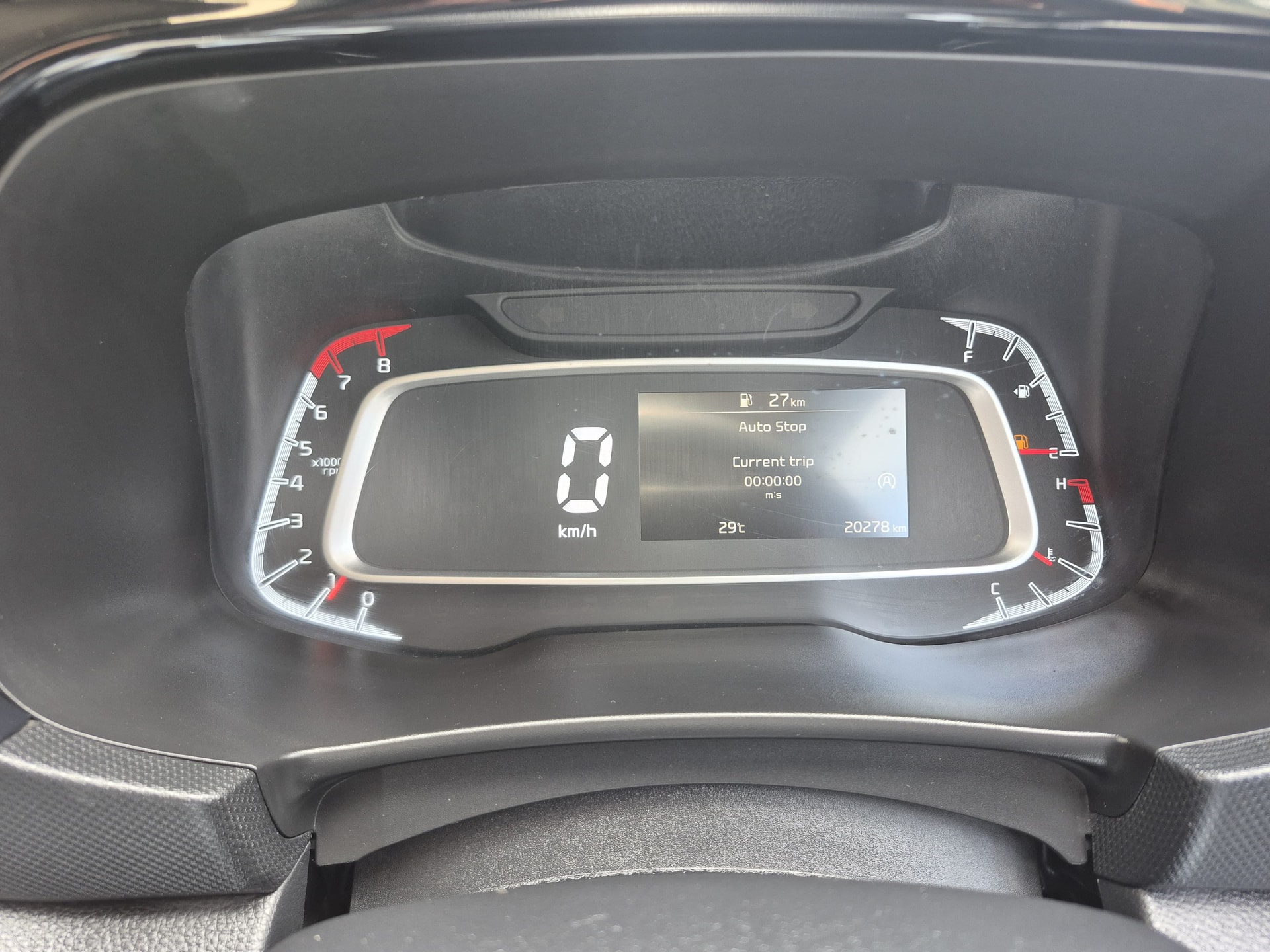 View 2025 Kia Sonet HTE Petrol Image 7 Used 2025 Kia Sonet HTE Petrol Image 7