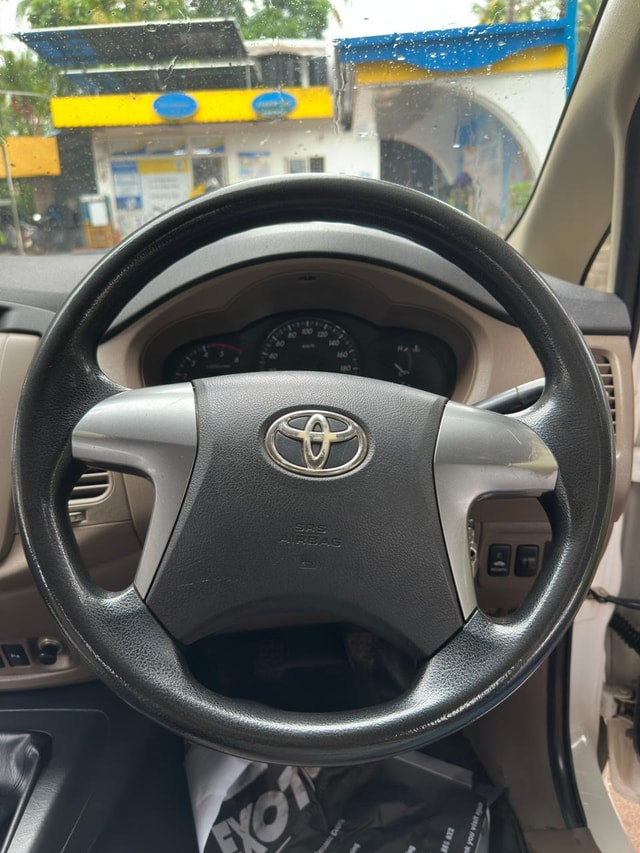View Toyota Innova Image 11 Used Toyota Innova Image 11