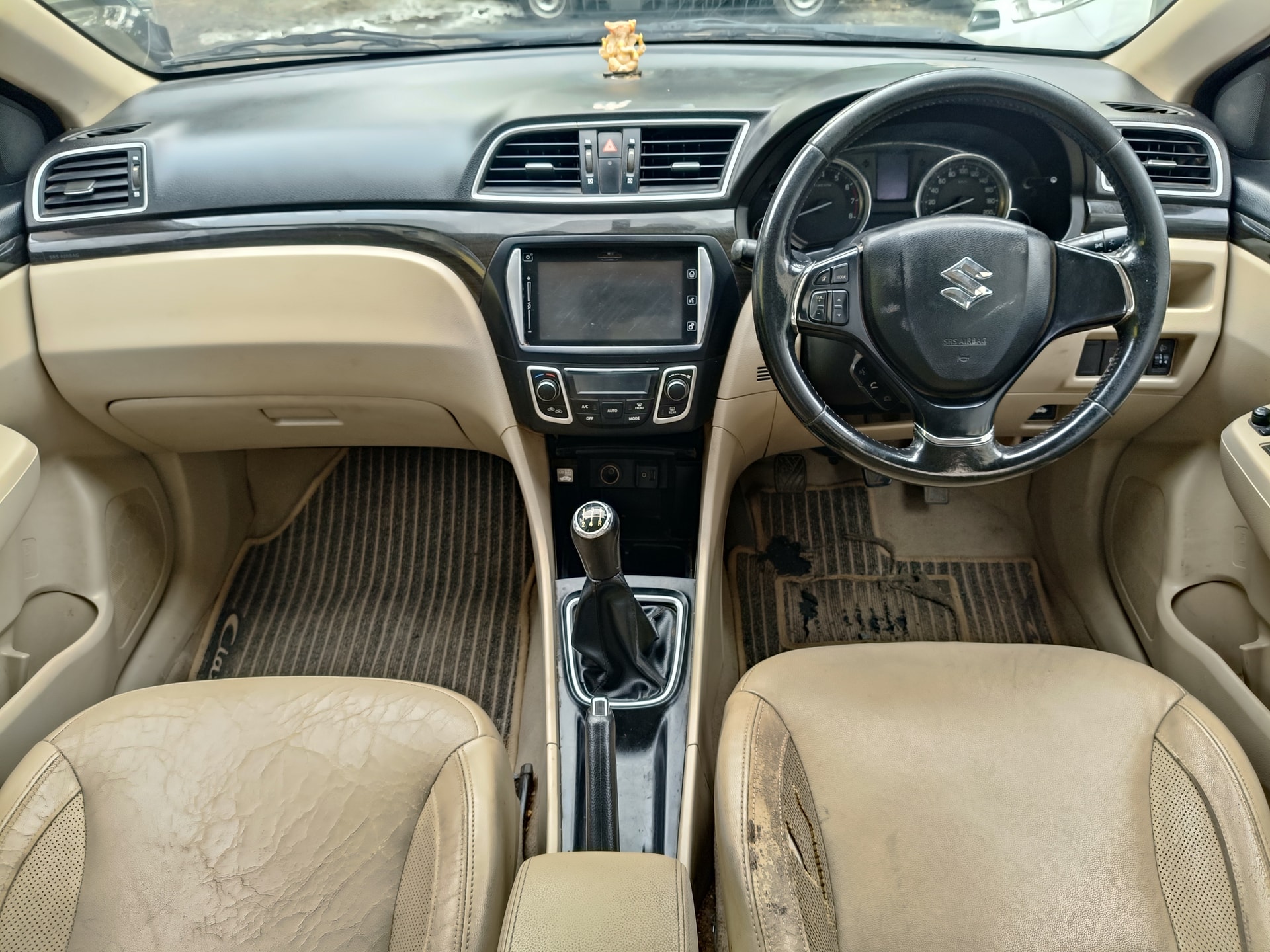 View 2015 Maruti Suzuki Ciaz ZXI Plus Image 9 Used 2015 Maruti Suzuki Ciaz ZXI Plus Image 9