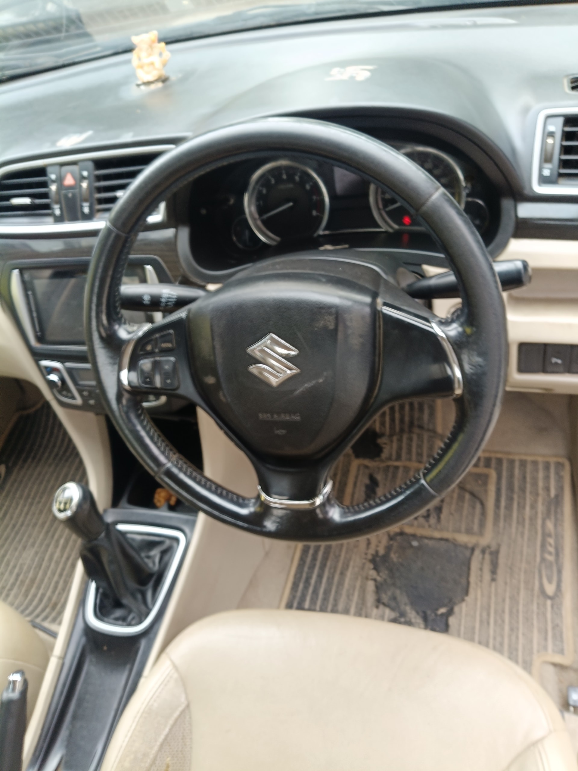 View 2015 Maruti Suzuki Ciaz ZXI Plus Image 11 Used 2015 Maruti Suzuki Ciaz ZXI Plus Image 11