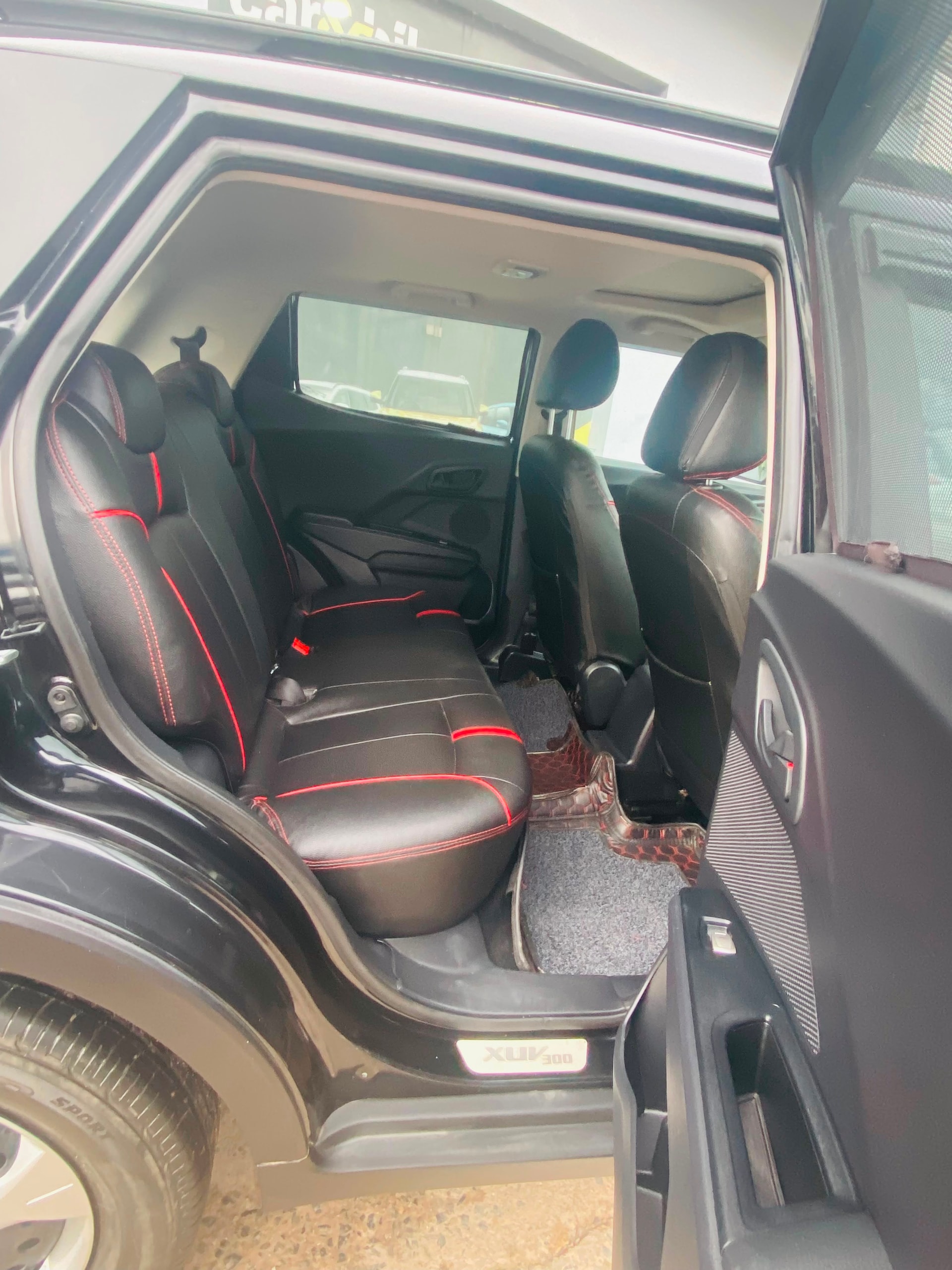 Used 2023 Mahindra XUV300 Used 2023 Mahindra XUV300