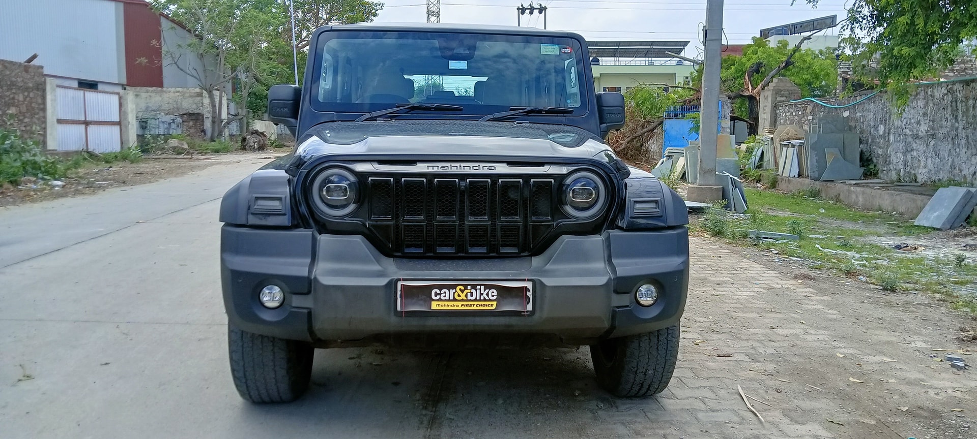 View 2025 Mahindra Thar Roxx AX7L Diesel 4WD MT Image 2 Used 2025 Mahindra Thar Roxx AX7L Diesel 4WD MT Image 2
