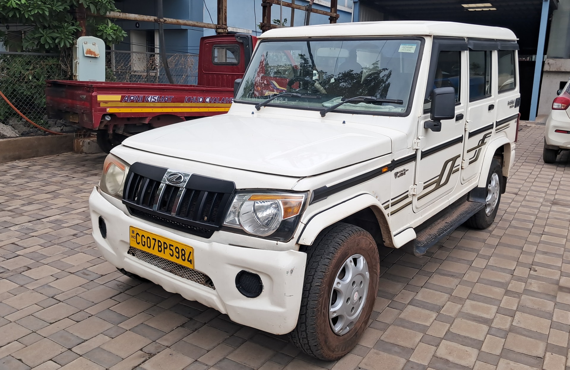 View 2018 Mahindra Bolero SLE BS4 Image 1 Used 2018 Mahindra Bolero SLE BS4 Image 1