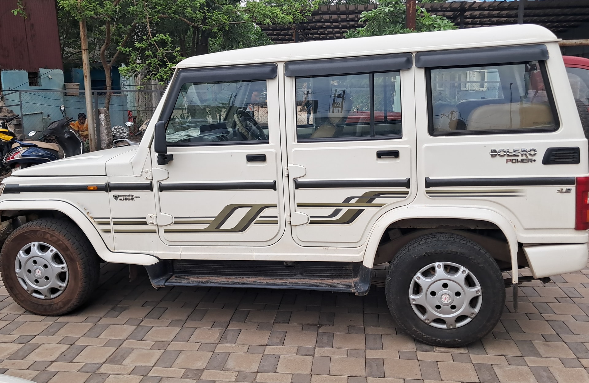 View 2018 Mahindra Bolero SLE BS4 Image 6 Used 2018 Mahindra Bolero SLE BS4 Image 6