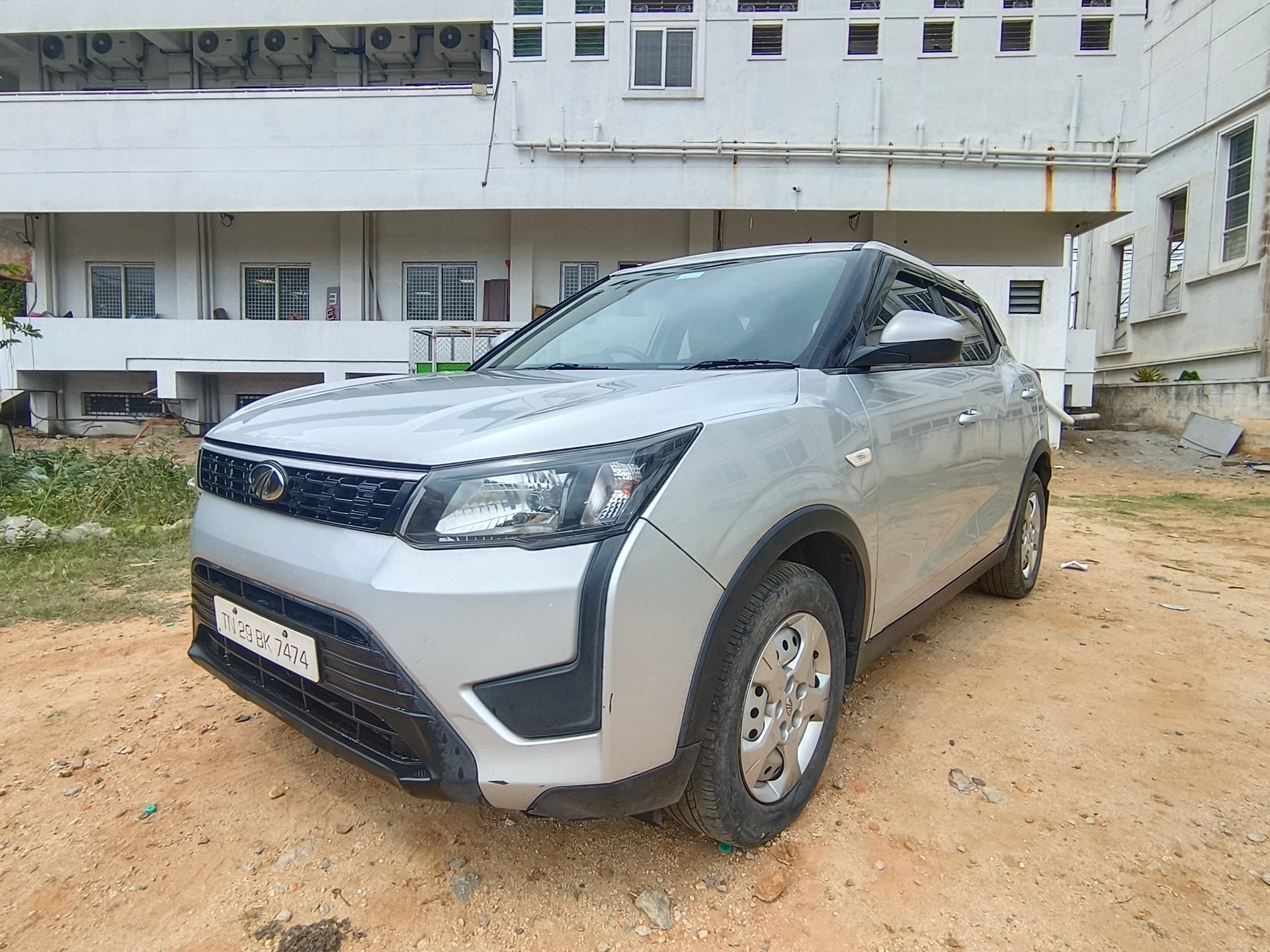 View 2019 Mahindra XUV300 W4 Diesel BS IV Image 1 Used 2019 Mahindra XUV300 W4 Diesel BS IV Image 1