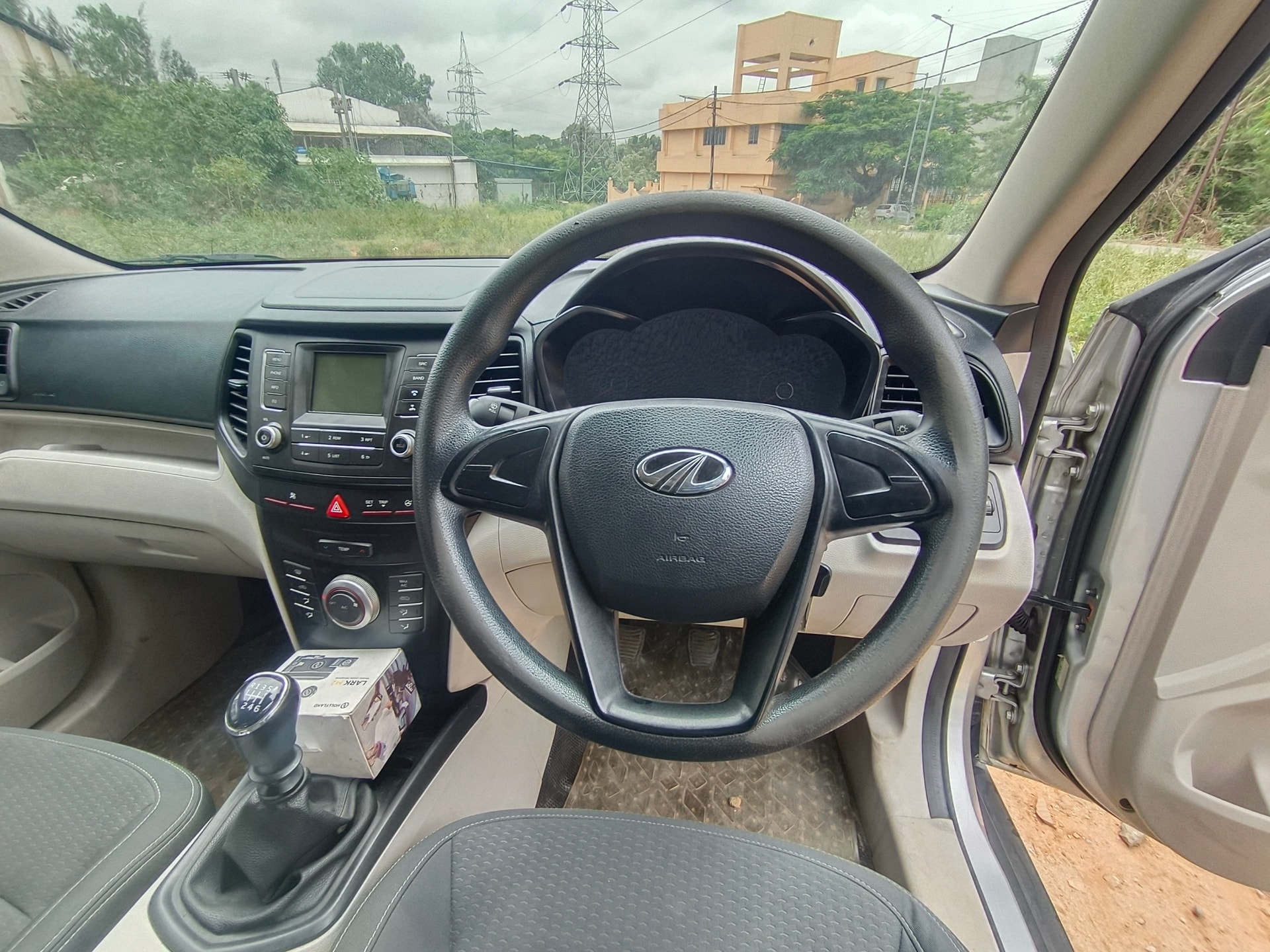 View 2019 Mahindra XUV300 W4 Diesel BS IV Image 11 Used 2019 Mahindra XUV300 W4 Diesel BS IV Image 11