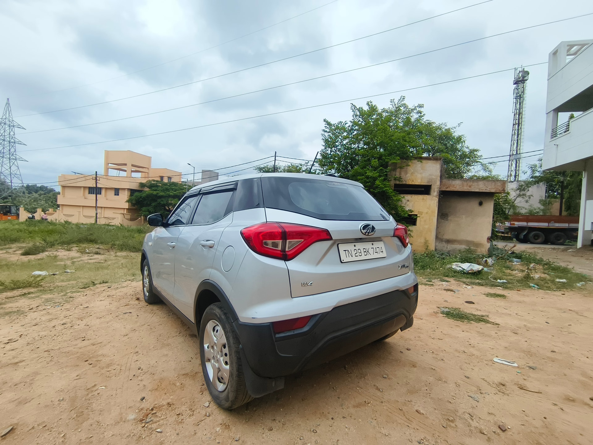 View 2019 Mahindra XUV300 W4 Diesel BS IV Image 10 Used 2019 Mahindra XUV300 W4 Diesel BS IV Image 10