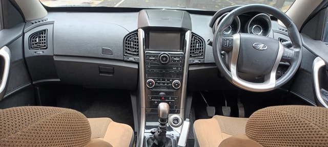 View Mahindra XUV500 Image 9 Used Mahindra XUV500 Image 9