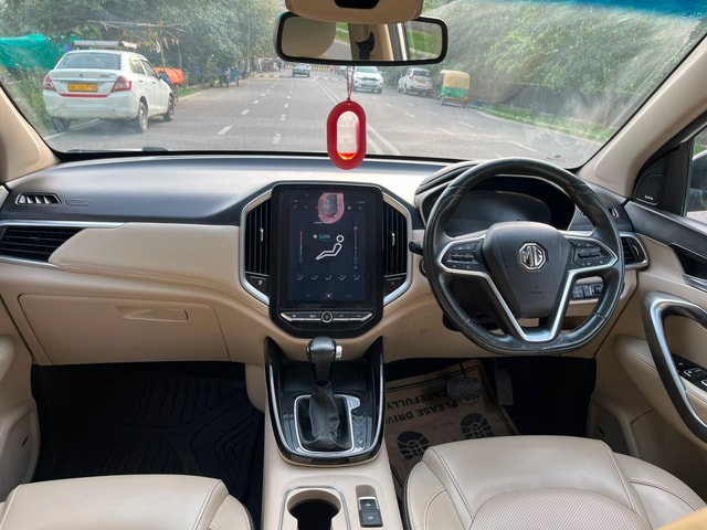 View MG Hector Image 9 Used MG Hector Image 9