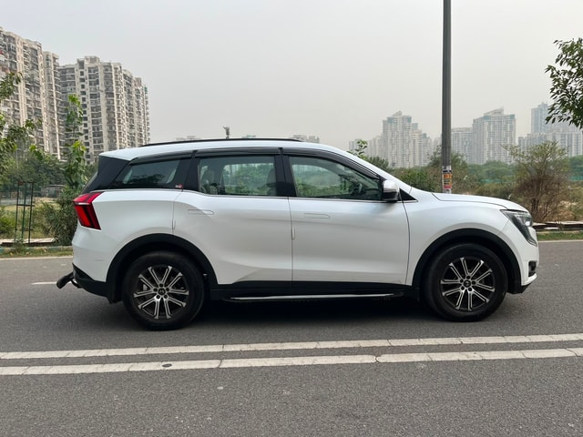 View Mahindra XUV700 Image 8 Used Mahindra XUV700 Image 8