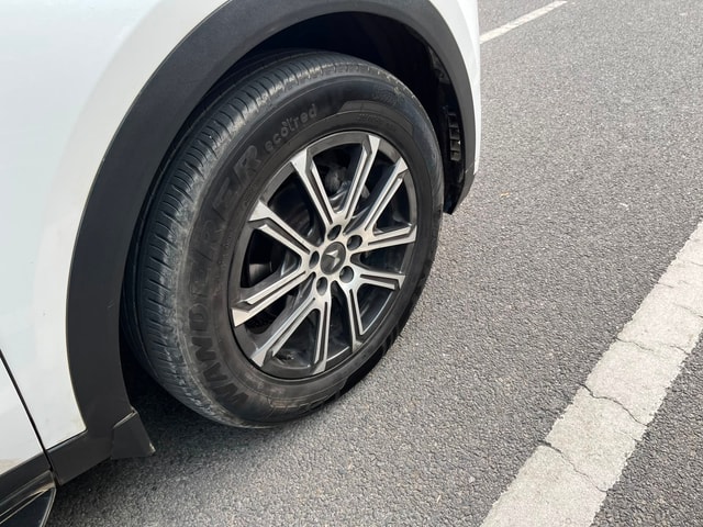 View Mahindra XUV700 Image 15 Used Mahindra XUV700 Image 15