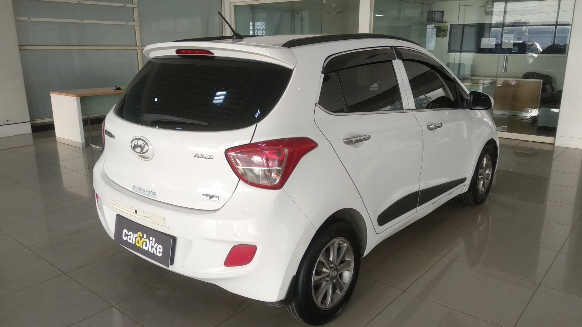 View 2014 Hyundai i10 1.2 Asta MT Image 10 Used 2014 Hyundai i10 1.2 Asta MT Image 10