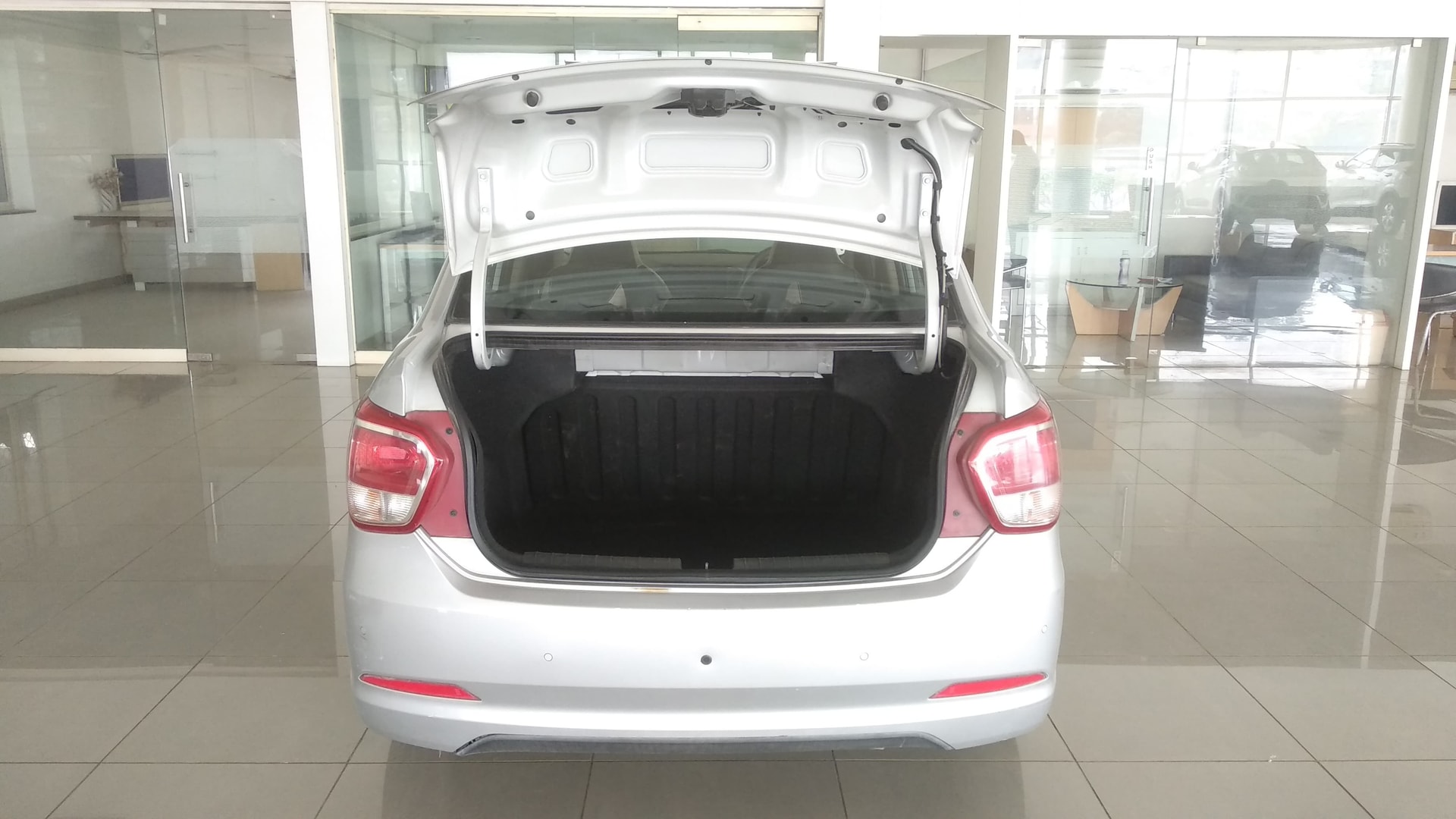 View 2016 Hyundai Xcent S Petrol Image 16 Used 2016 Hyundai Xcent S Petrol Image 16