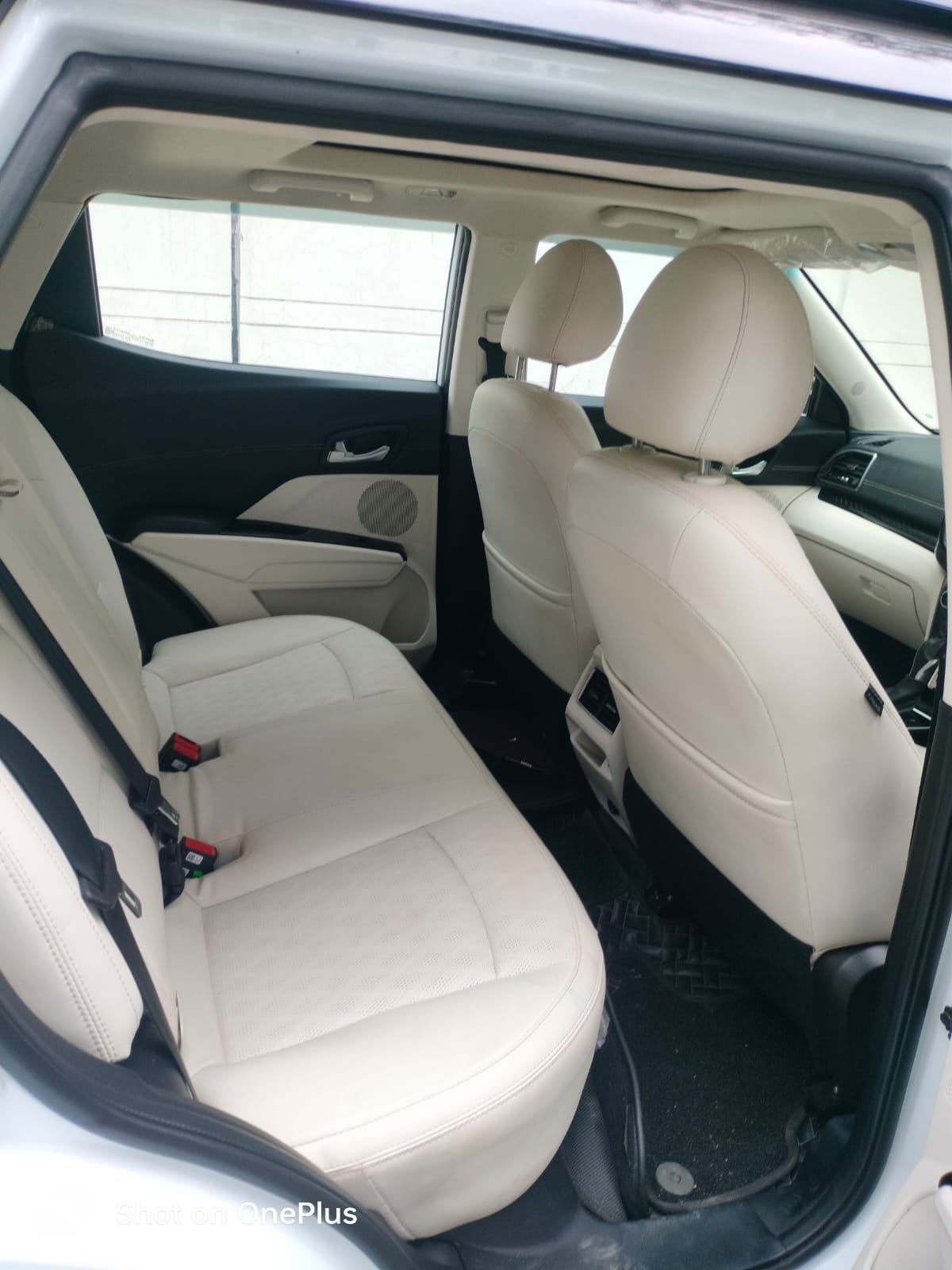 View 2025 Mahindra XUV 3XO AX7L 1.2 TGDi AT Image 12 Used 2025 Mahindra XUV 3XO AX7L 1.2 TGDi AT Image 12